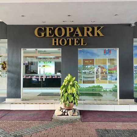 Geopark Hotel Kuah Langkawi Buitenkant foto