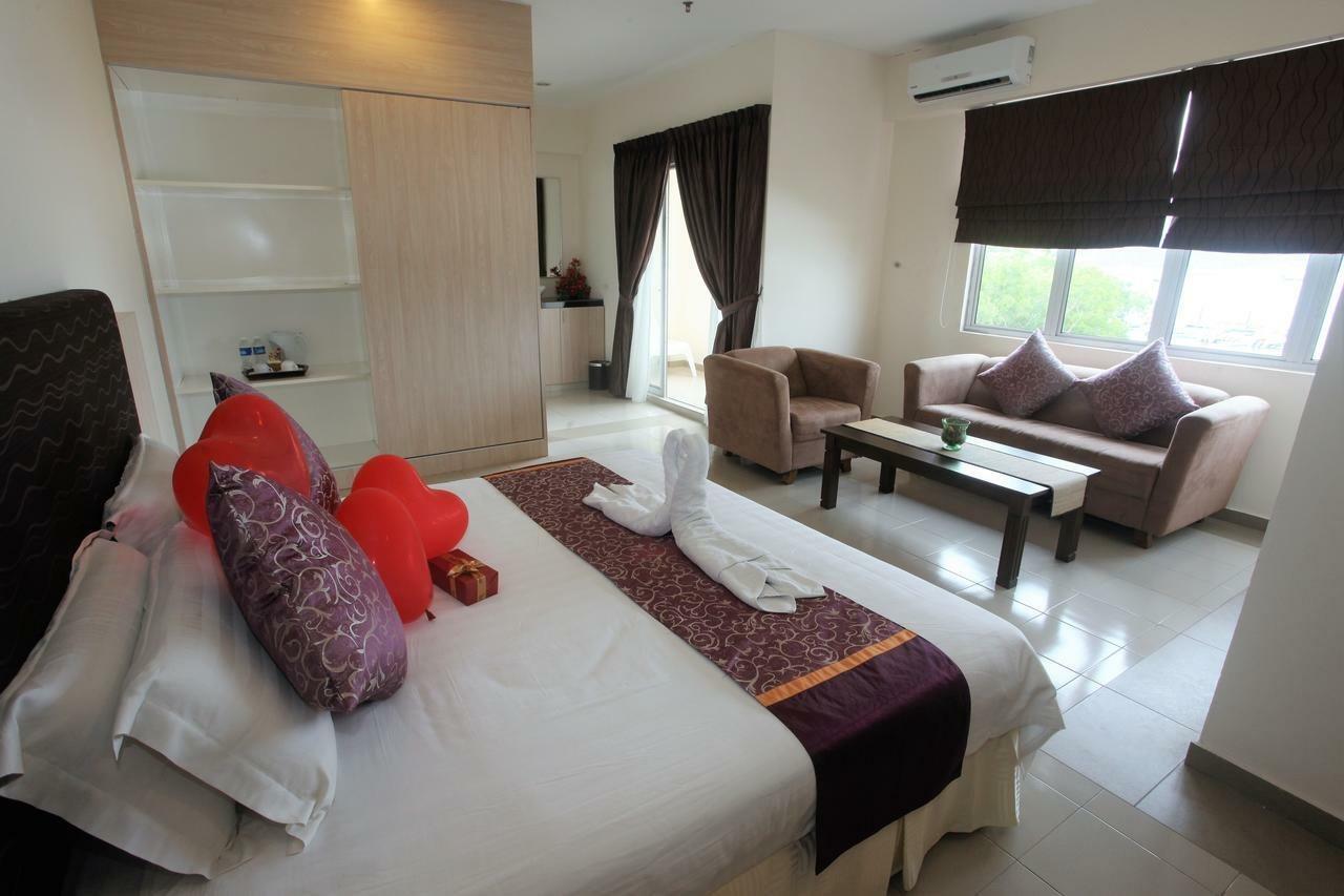 Geopark Hotel Kuah Langkawi Buitenkant foto